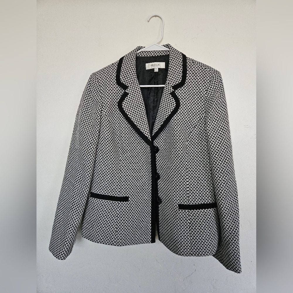 Jones Studio Women's Black and White Jacket, Size 14